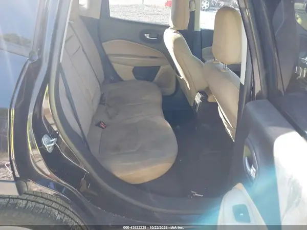 3C4NJCAB1JT359138 2018 JEEP COMPASS - Image 8