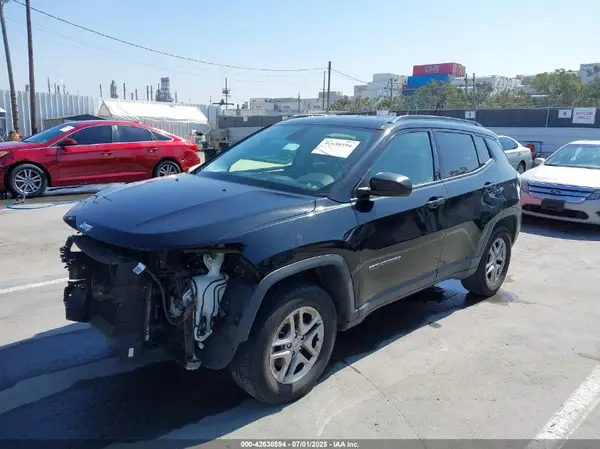 3C4NJCAB1JT411366 2018 JEEP COMPASS - Image 2