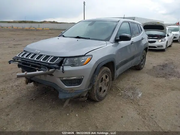 3C4NJCAB1JT415675 2018 JEEP COMPASS - Image 2