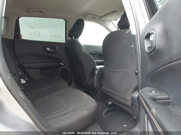 3C4NJCAB1JT415675 2018 JEEP COMPASS - Image 8
