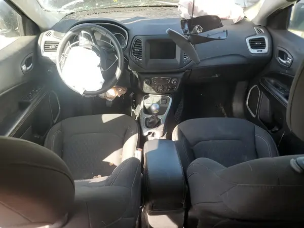 3C4NJCAB1KT700099 2019 JEEP COMPASS - Image 8