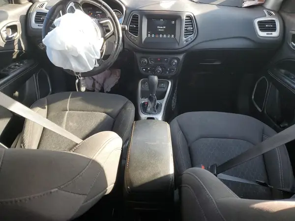 3C4NJCAB1KT793805 2019 JEEP COMPASS - Image 8