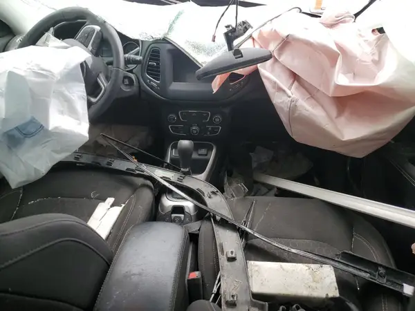 3C4NJCAB1KT847992 2019 JEEP COMPASS - Image 8