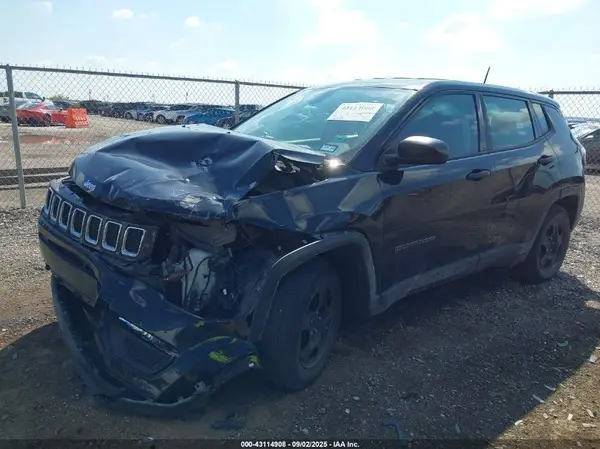 3C4NJCAB2JT106961 2018 JEEP COMPASS - Image 2