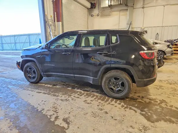 3C4NJCAB2JT124523 2018 JEEP COMPASS - Image 2