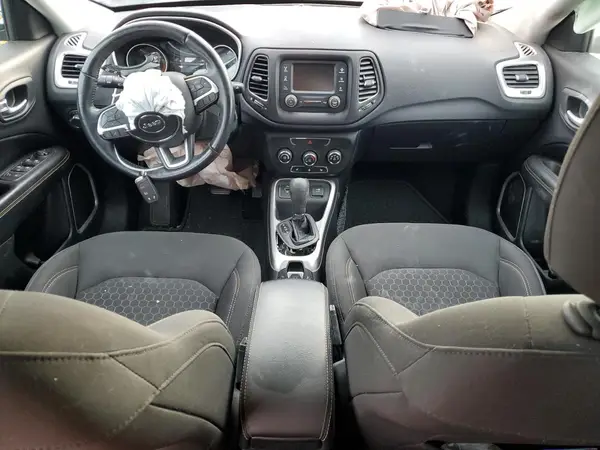 3C4NJCAB2JT133576 2018 JEEP COMPASS - Image 8