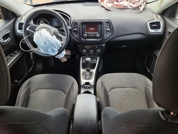 3C4NJCAB2JT181546 2018 JEEP COMPASS - Image 8