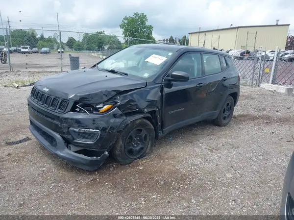 3C4NJCAB2JT187010 2018 JEEP COMPASS - Image 2