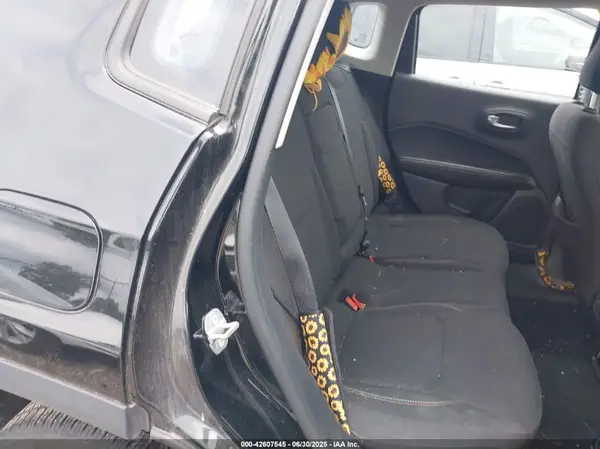 3C4NJCAB2JT187010 2018 JEEP COMPASS - Image 8