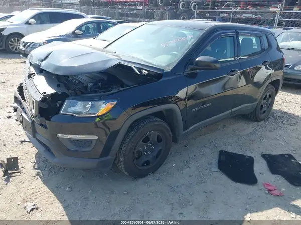 3C4NJCAB2JT211158 2018 JEEP COMPASS - Image 2