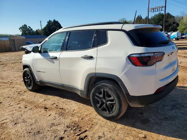 3C4NJCAB2JT286393 2018 JEEP COMPASS - Image 2