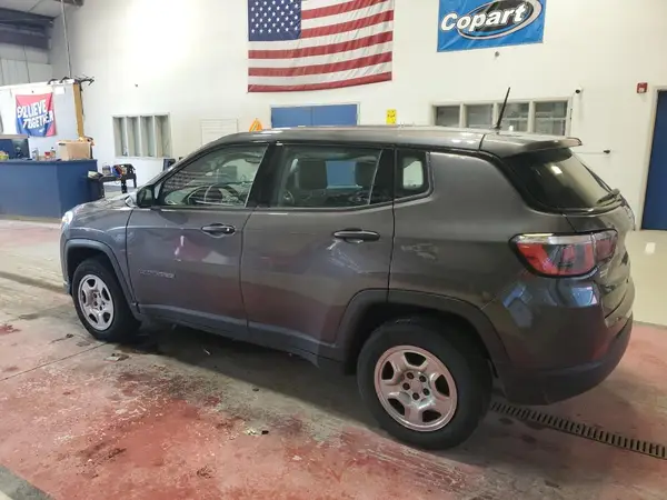 3C4NJCAB2JT339464 2018 JEEP COMPASS - Image 2