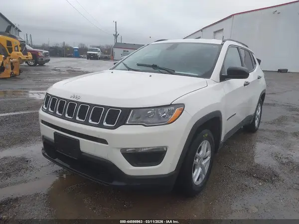3C4NJCAB2JT376692 2018 JEEP COMPASS - Image 2