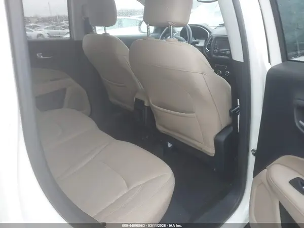 3C4NJCAB2JT376692 2018 JEEP COMPASS - Image 8