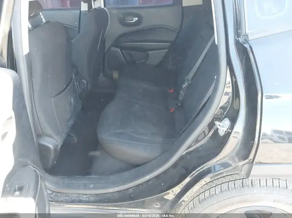 3C4NJCAB2JT408489 2018 JEEP COMPASS - Image 8