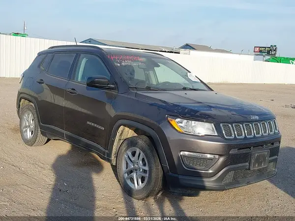 3C4NJCAB2JT438849 2018 JEEP COMPASS - Image 1
