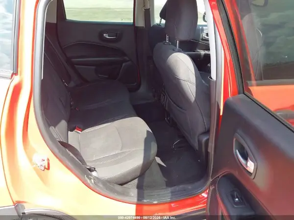 3C4NJCAB2JT439113 2018 JEEP COMPASS - Image 8