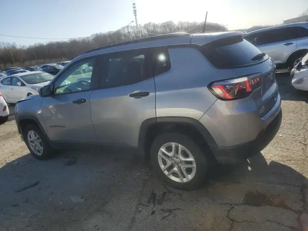 3C4NJCAB2JT489557 2018 JEEP COMPASS - Image 2