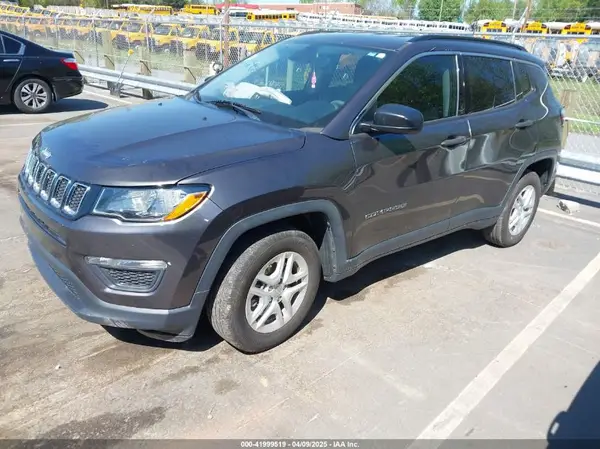 3C4NJCAB2KT613117 2019 JEEP COMPASS - Image 2