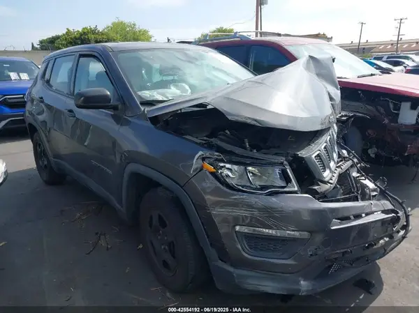 3C4NJCAB2KT614851 2019 JEEP COMPASS - Image 1