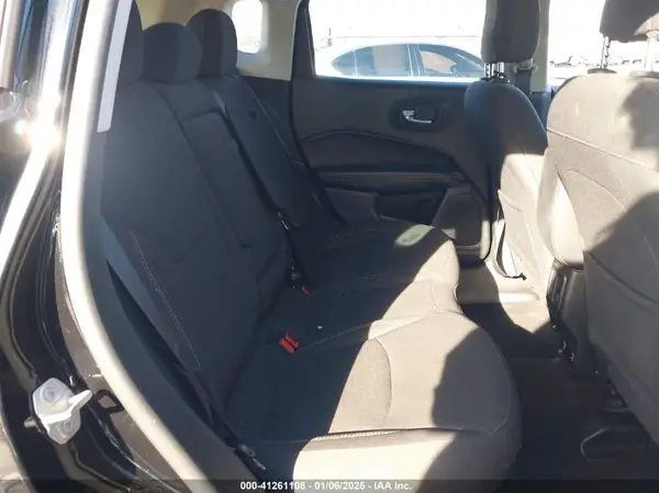 3C4NJCAB2KT658123 2019 JEEP COMPASS - Image 8