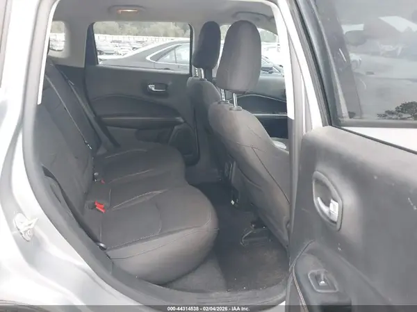 3C4NJCAB2KT676900 2019 JEEP COMPASS - Image 8