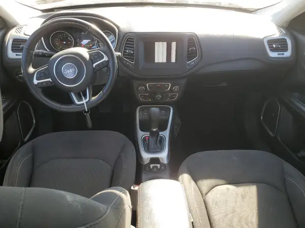 3C4NJCAB2KT685774 2019 JEEP COMPASS - Image 8