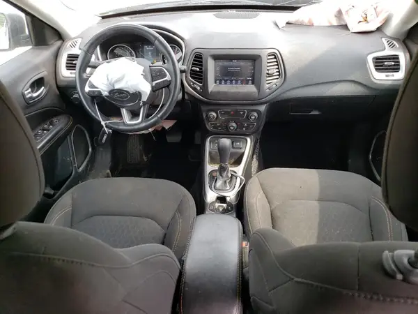 3C4NJCAB2KT772509 2019 JEEP COMPASS - Image 8