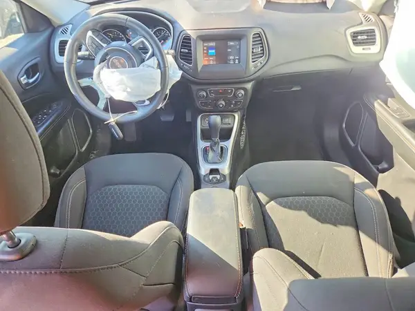 3C4NJCAB2KT834703 2019 JEEP COMPASS - Image 8