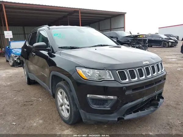 3C4NJCAB2KT848049 2019 JEEP COMPASS - Image 1