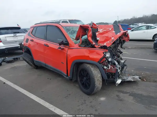 3C4NJCAB3JT124210 2018 JEEP COMPASS - Image 1
