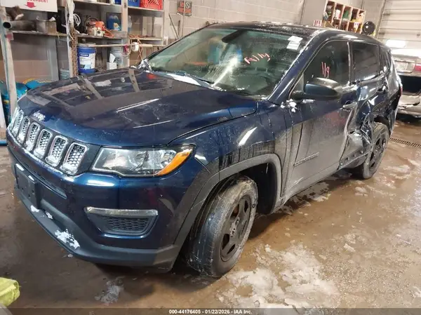3C4NJCAB3JT140780 2018 JEEP COMPASS - Image 2