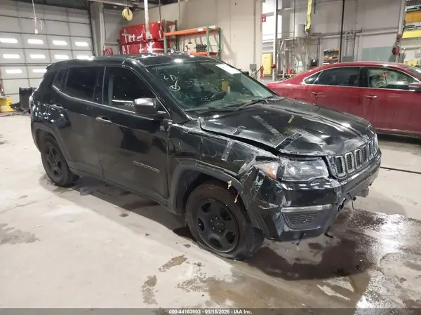 3C4NJCAB3JT204770 2018 JEEP COMPASS - Image 1