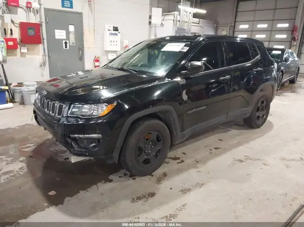3C4NJCAB3JT204770 2018 JEEP COMPASS - Image 2