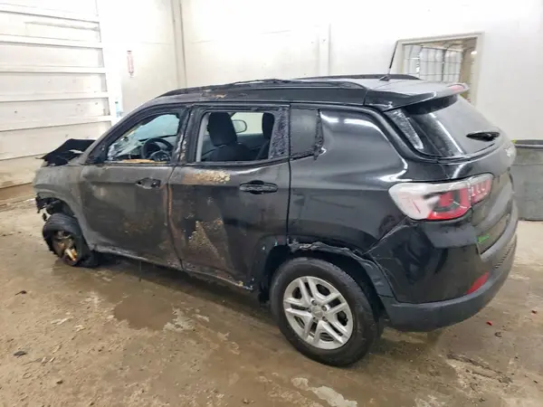 3C4NJCAB3JT226560 2018 JEEP COMPASS - Image 2