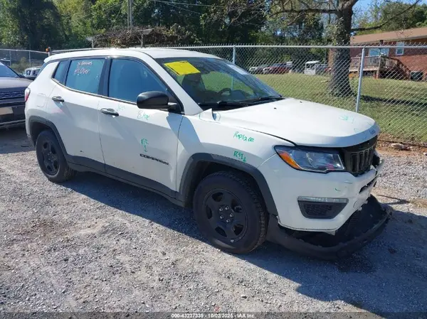 3C4NJCAB3JT263396 2018 JEEP COMPASS - Image 1