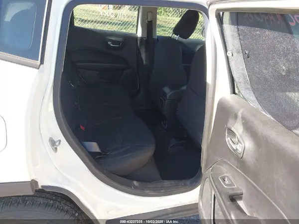 3C4NJCAB3JT263396 2018 JEEP COMPASS - Image 8
