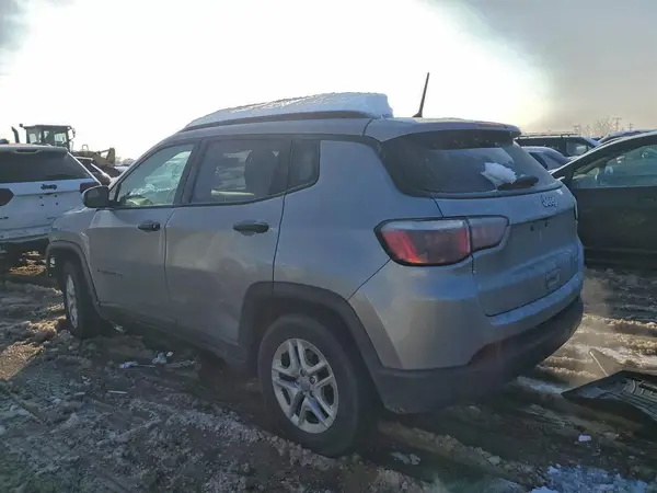 3C4NJCAB3JT308823 2018 JEEP COMPASS - Image 2