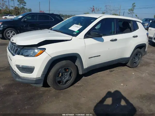 3C4NJCAB3JT309020 2018 JEEP COMPASS - Image 2