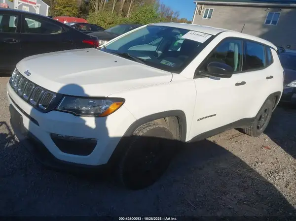 3C4NJCAB3JT328876 2018 JEEP COMPASS - Image 2