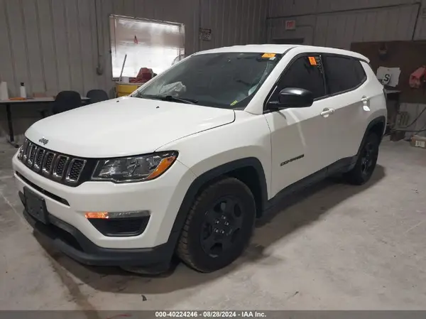 3C4NJCAB3JT356421 2018 JEEP COMPASS - Image 2