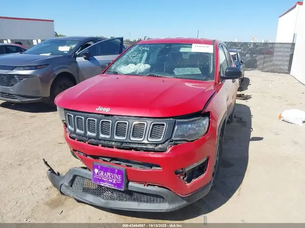 3C4NJCAB3JT359156 2018 JEEP COMPASS - Image 2