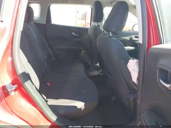 3C4NJCAB3JT359156 2018 JEEP COMPASS - Image 8