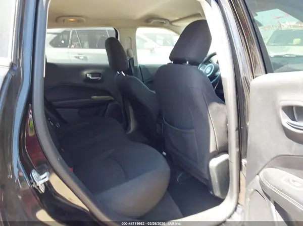3C4NJCAB3KT743651 2019 JEEP COMPASS - Image 8