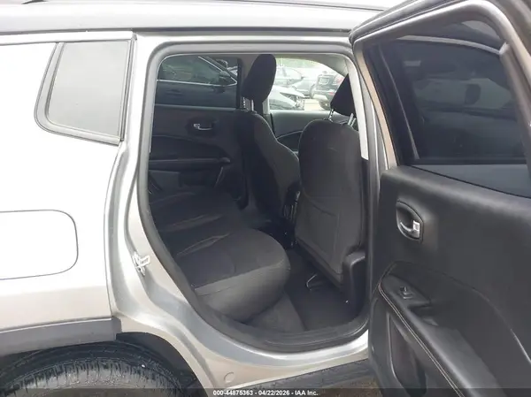 3C4NJCAB3LT102212 2020 JEEP COMPASS - Image 8