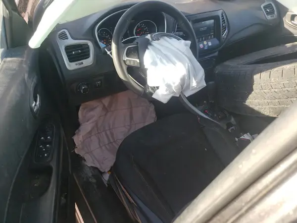 3C4NJCAB3LT169585 2020 JEEP COMPASS - Image 8