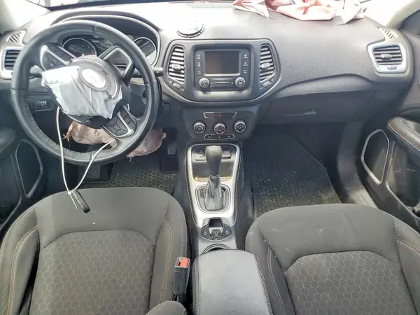 3C4NJCAB4JT105438 2018 JEEP COMPASS - Image 8