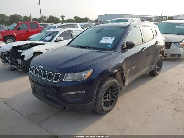 3C4NJCAB4JT214949 2018 JEEP COMPASS - Image 2