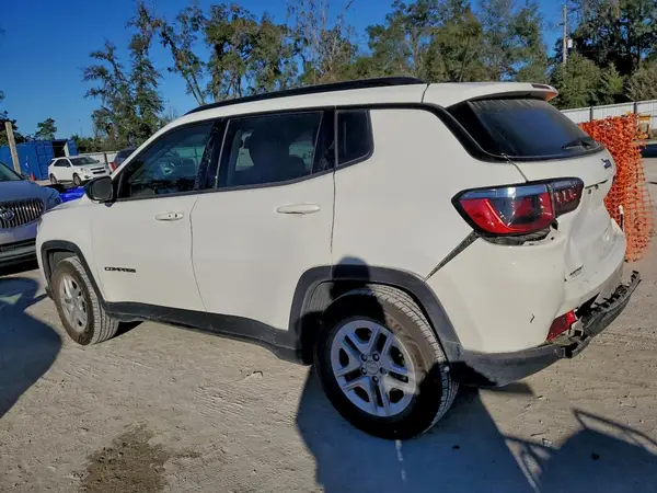 3C4NJCAB4JT233128 2018 JEEP COMPASS - Image 2