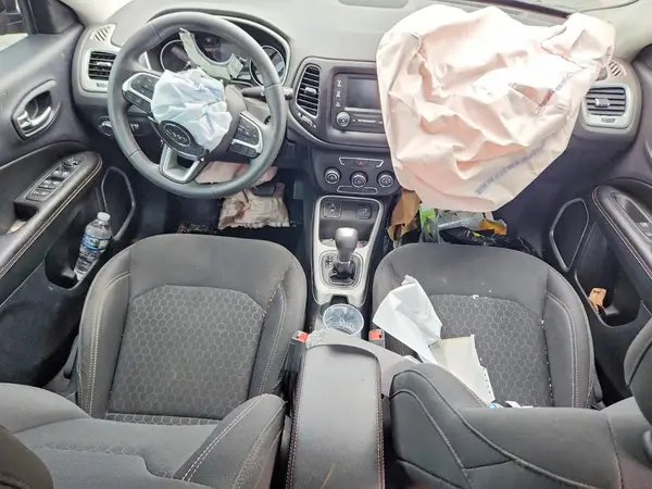 3C4NJCAB4JT271748 2018 JEEP COMPASS - Image 8